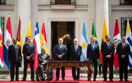 Los siete presidentes asistentes al encuentro en Santiago de Chile