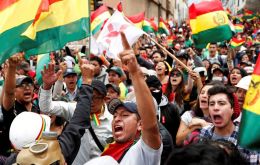 Resulta imprescindible que todas las fuerzas y dirigentes políticos bolivianos actúen en este delicado momento con responsabilidad y moderación.