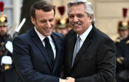 Al recibirlo en el Palacio del Eliseo, el presidente Macron sostuvo, “Sepa que puede contar con nosotros”. 