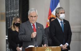 “Nuestro gobierno ha desarrollado un plan fortalecido de protección a la clase media (...) que requiere un enorme esfuerzo fiscal”, dijo Piñera durante al anuncio. 