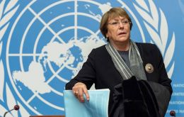 “Mi oficina registró 711 muertes de junio a agosto, llegando a más de 2.000 desde enero de 2020”, dijo Bachelet 