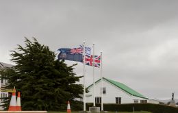 La OPS se rige por la recomendación de ONU: “existe una disputa entre los gobiernos de Argentina y del Reino Unido sobre la soberanía de las Islas Malvinas/Falkland”