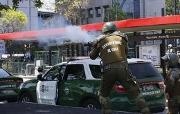 “Chile debe avanzar urgentemente con una reforma seria y rigurosa a Carabineros”, afirmó el director de HRW, el chileno José Miguel Vivanco