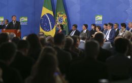 “¿Están seguros de esta decisión?”, preguntó Bolsonaro a los funcionarios salientes