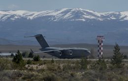 La presencia de un C-17 con bandera extranjera había desatado el revuelo en todo Bariloche
