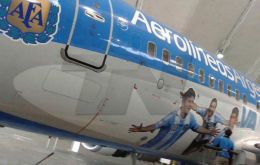 El avión de Aerolíneas Argentinas ha sido pintado con una librea especial para el Mundial de Qatar