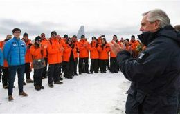 Fernández se convirtió en el cuarto jefe de Estado en visitar la Antártida