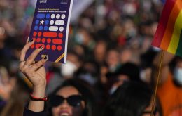 Un nuevo intento de reformar la Constitución chilena avanza en medio de la indiferencia popular