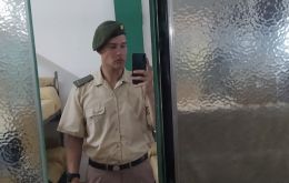 “Con profundo pesar informamos el fallecimiento del cadete de primer año Lautaro Pilloud, durante una actividad de servicio en el CMN”, dijo el Ejército Argentino