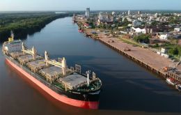 Argentina no ha demostrado haber prestado ningún servicio real a las barcazas del río Paraná