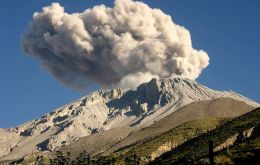 El Ubinas es, junto con el Sabancaya, el volcán más activo de Perú
