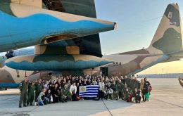 Los uruguayos que aterrizaron en Madrid continuarán hacia Sudamérica en servicios aéreos regulares 