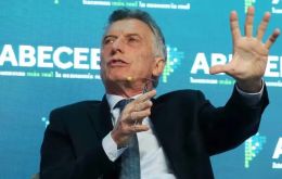 La dolarización no ha sido demasiado buena para Ecuador, argumentó Macri. Una moneda del Mercosur sería mejor