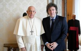 Milei y Francisco se reunieron durante más de una hora, un encuentro inusualmente largo para el Papa con cualquier mandatario extranjero
