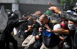 Una activista describió la “emboscada” policial como intimidatoria contra todo aquel que se oponga a la gestión de Milei