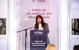 “Creo que estamos en presencia de una fuerza política que tiene un problema con las mujeres”, subrayó CFK
