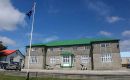 El edificio del Secretariado del gobierno de las Falklands donde funcionan las oficinas centrales.