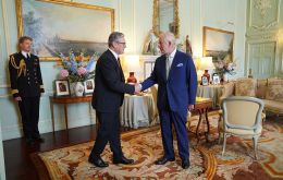 Starmer visitó el viernes el palacio de Buckingham para mantener una reunión formal con el rey Carlos III