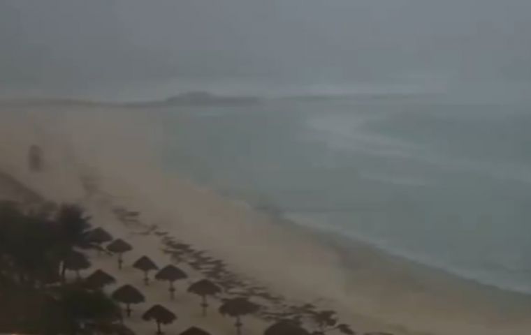 Un patrón de trayectoria proyectado mostró que la costa de Texas era el siguiente blanco de Beryl