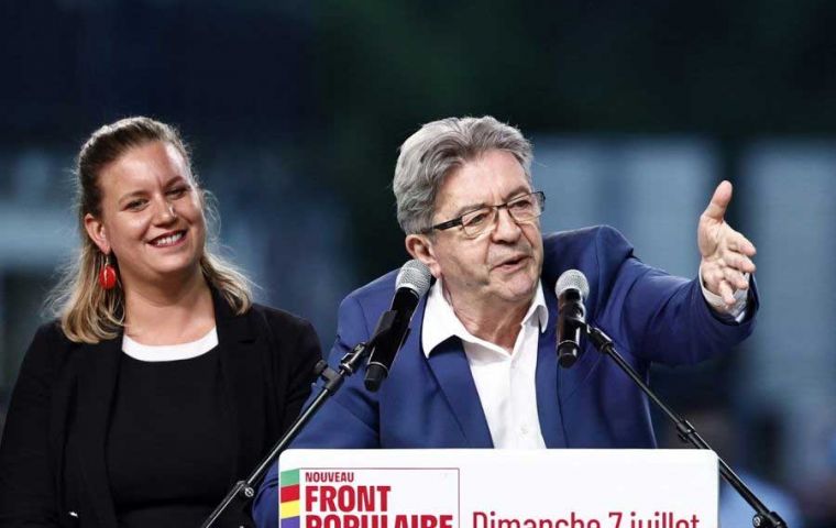 Mélenchon dijo que Macron debería convocarle para formar un nuevo gobierno aunque su coalición esté lejos de ser mayoría