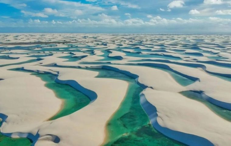 El Parque de Lençóis Maranhenses está situado a unos 250 kilómetros de São Luís, capital del Estado de Maranhão