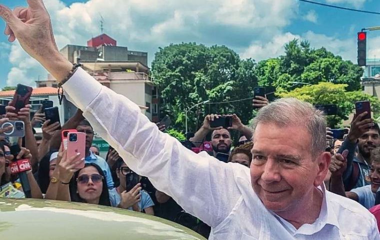 González Urrutia aseguró que seguirá trabajando por una Venezuela democrática desde el exterior y que espera estar de vuelta en su país en enero para su prevista toma de posesión