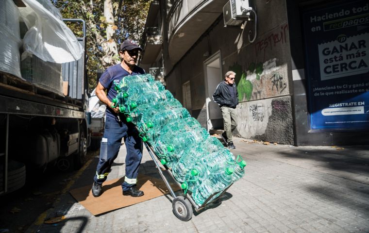 Uruguay creó nuevos empleos pero son más las personas que buscan trabajo, constató el INE. Foto: Sebastián Astorga