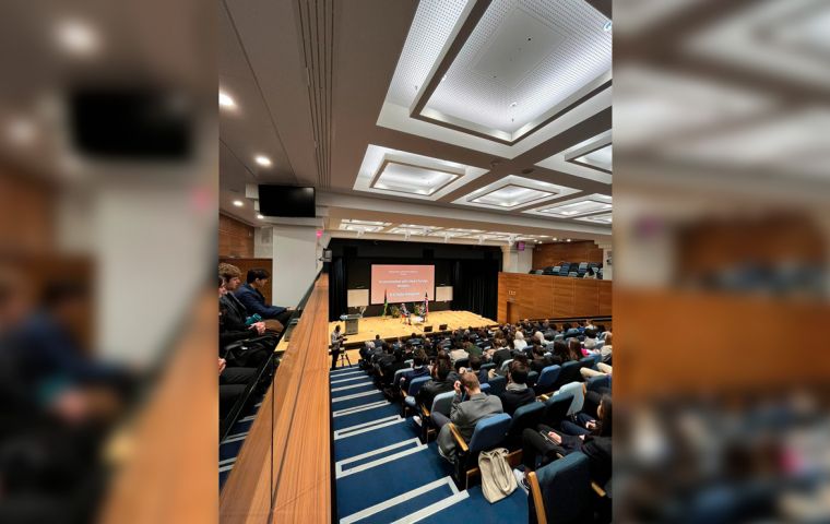 La sala de conferencias del Grimshaw Club del LSE