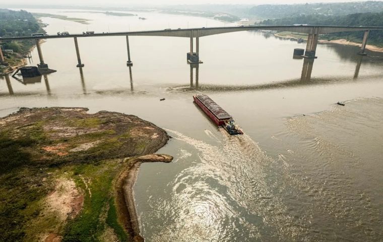 Todos los ríos de la Cuenca del Paraguay se mantuvieron por debajo de sus niveles medios excepto el río Cuiabá gracias a caudales regulados por la Central Hidroeléctrica de Manso