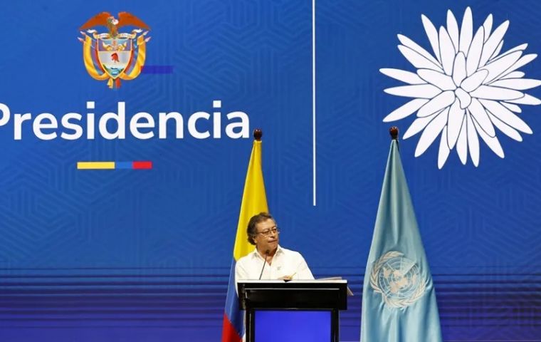 “Hoy es fundamental cambiar la deuda por la acción climática”, insistió Petro