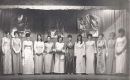 Foto añeja de los archivos Jane Cameron de las Falklands, con desfile de candidatas a la elección de Miss Primavera, allá por 1971.