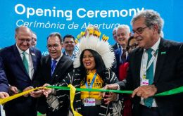 “Brasil se está alejando de un modelo negacionista y está asumiendo un papel de liderazgo en la lucha contra el cambio climático”, dijoAlckmin a los asistentes al evento de Bakú