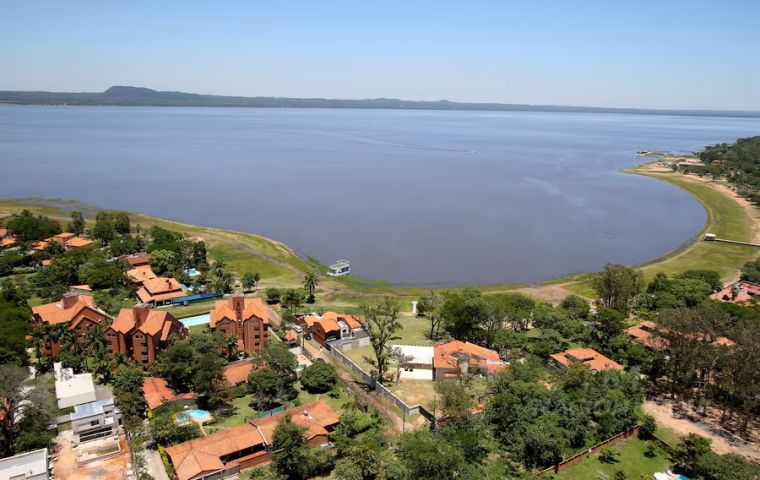 El proyecto contribuirá a la recuperación de áreas degradadas y mejorará las condiciones del lago Ypacaraí