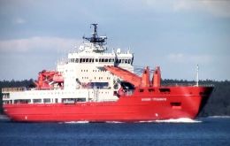 Más de 60 científicos zarparon en una expedición a la Antártida a bordo del rompehielos ruso Akademik Tryoshnikov