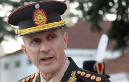 Pasqualini había sido jefe del Estado Mayor del Ejército durante la presidencia de Mauricio Macri (2015-2019)