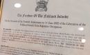 Facsímil con la redacción del Honor, “Freedom of the Falklands” que se otorgó a integrantes de SAMA 82 