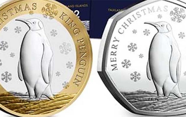 Las monedas de £0,50 y £2 de reciente acuñación con imagen de un pingüino Rey