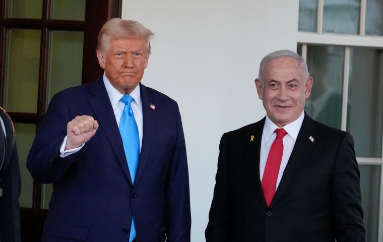 Netanyahu celebró la iniciativa de Trump, pero grupos de derechos humanos dijeron que significaba una limpieza étnica