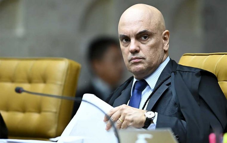 “Los rasgos físicos externos son un factor, pero no el único determinante del género”, afirmó De Moraes