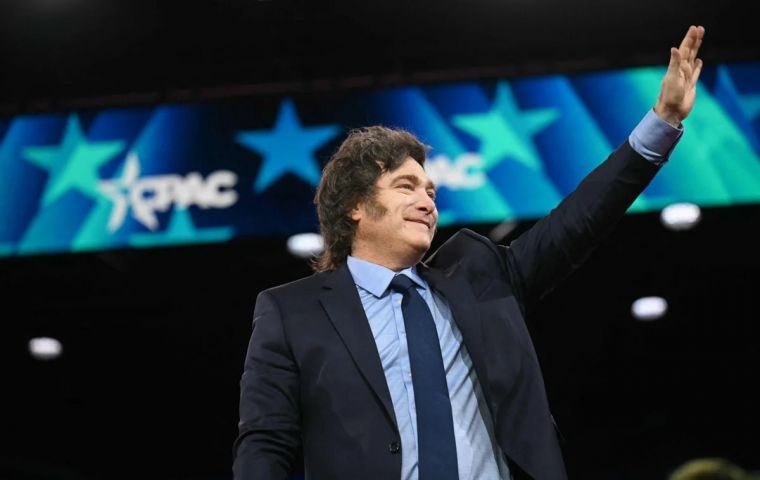 “El artículo del NYT parecía un chisme de peluquería”, argumentó Milei