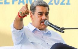 Chávez vive en el pueblo venezolano, insistió Maduro