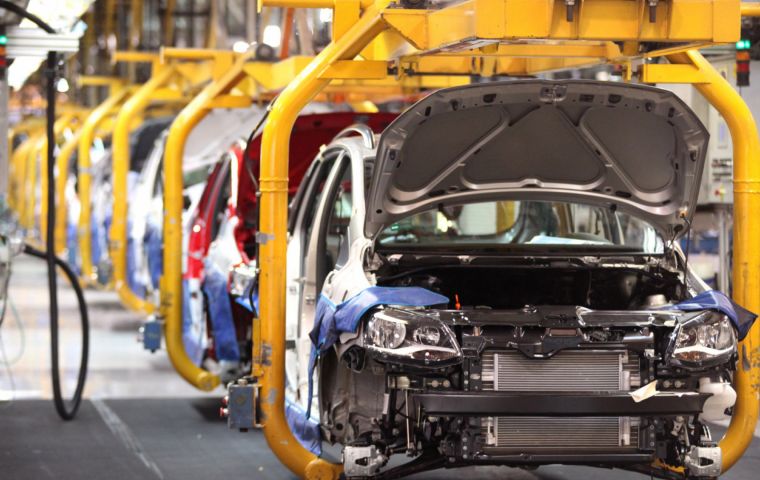 “Si los gobiernos locales bajaran sus impuestos, las automotrices tendrían menores costos, impulsando así a la industria”, sostuvo Zuppi