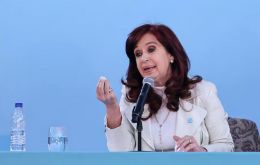 La devaluación del peso argentino será antes o después de las elecciones parlamentarias de octubre, se preguntó CFK