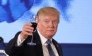 Trump afirmó que los aranceles sobre los productos europeos “serán beneficiosos para las empresas de vino y champán en EE. UU”<br />
