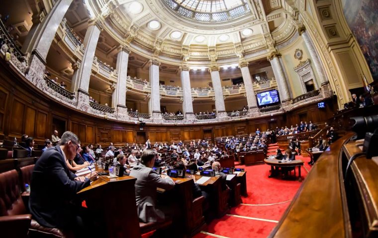 No podemos obligar a la gente a sufrir, argumentó Preve