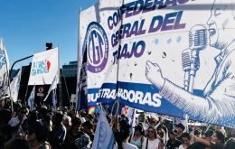 La CGT también marchará ante el Congreso el día anterior junto con los jubilados que exigen actualizaciones de pensiones para hacer frente a la inflación