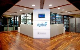 Estos recortes se producen cuando se espera que el gobierno libertario retome la idea de privatizar la aerolínea
