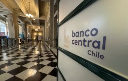 El Banco Central de Chile también previó que la inflación “continuaría en niveles elevados en el futuro inmediato”