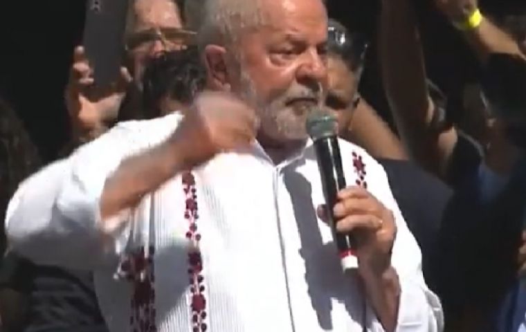 Lula, de extracción sindical, expresó su apoyo al debate público sobre el tema, enfatizando la necesidad de un equilibrio entre el trabajo y el bienestar