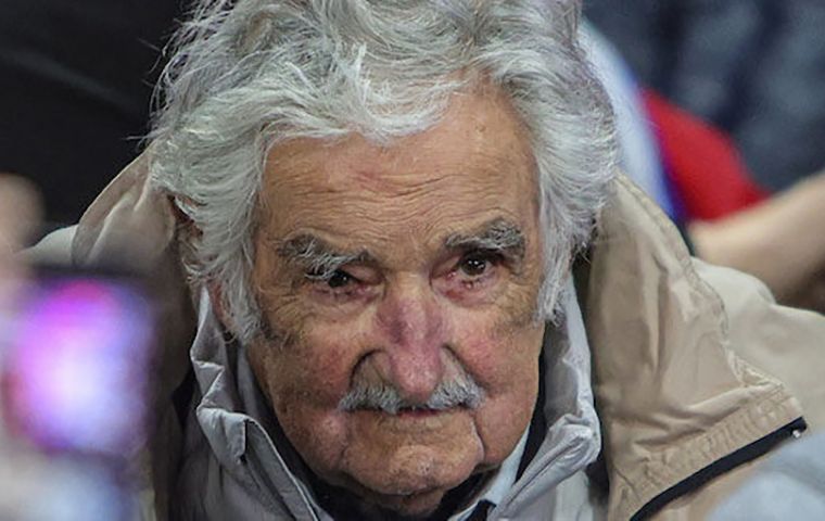 “Eso de priorizar el país es pura palabrería”, dijo Mujica sobre los políticos uruguayos